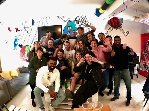 홀 와이드 월드 호스텔 & 바