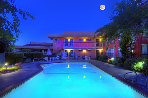 데이즈 인 앤드 스위트 바이 윈덤 마운틴 뷰