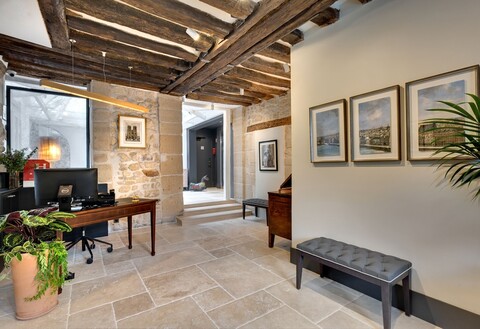 호텔 레 리브 드 노트르담