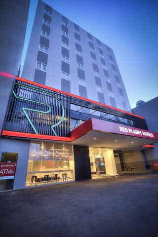 레드 플래닛 빠사르 바루