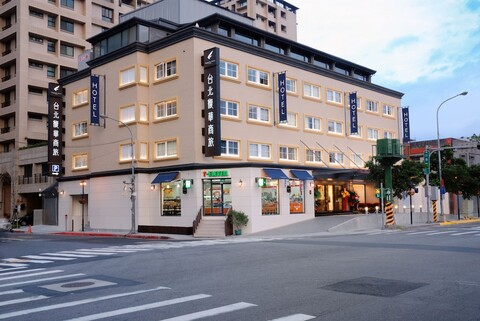 포워드 호텔 난강