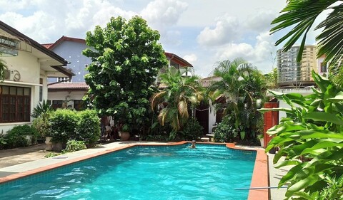 빌라 시사바드 게스트하우스