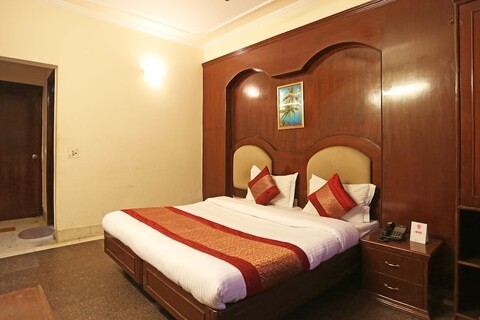 오요 6886 호텔 골드 팰리스