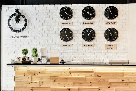 더 큐브 호스텔 실롬