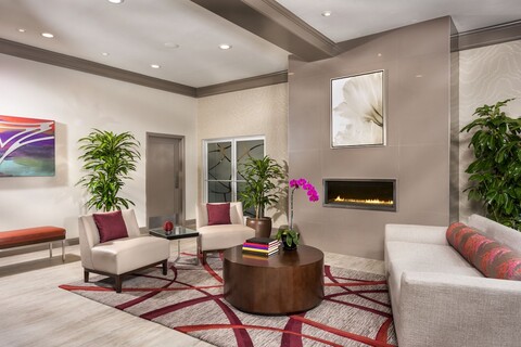 ALO 호텔 바이 에이어스, 오렌지