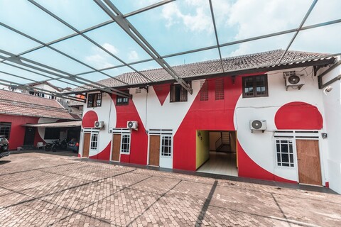 오요 947 엔젤 홈 스테이 샤리아