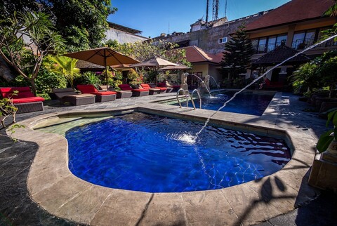 율리아 비치 인 쿠타