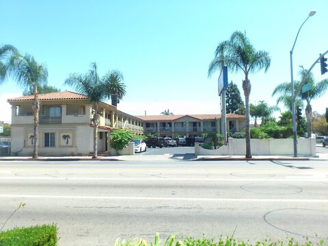 샌타 애너 트래블 인