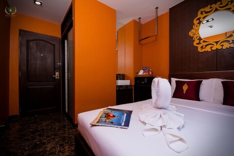 바이올렛 타워 앳 카오산 팰리스