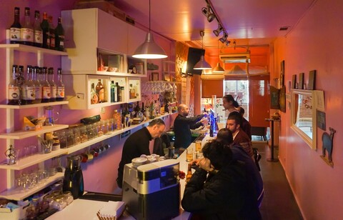 칠아우트야 호스텔 앤드 바