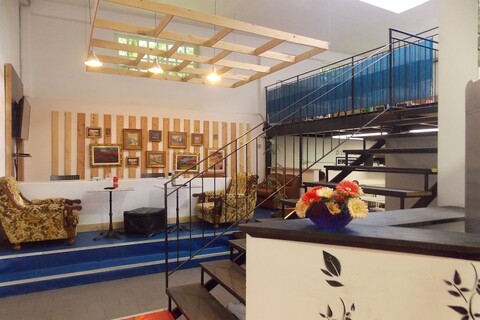 호스텔 콜로르스