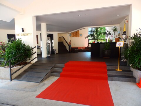 세레니티 레이크사이드 리조트