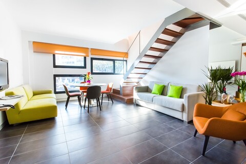 코스모 아파트먼츠 산츠