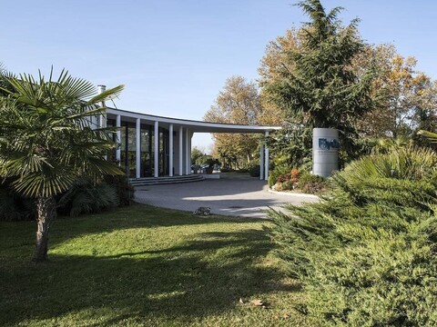 플라이 온 호텔