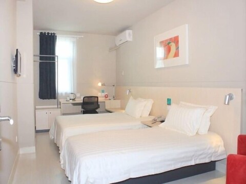 진장 인 둥관 난청 시핑 서브웨이 스테이션