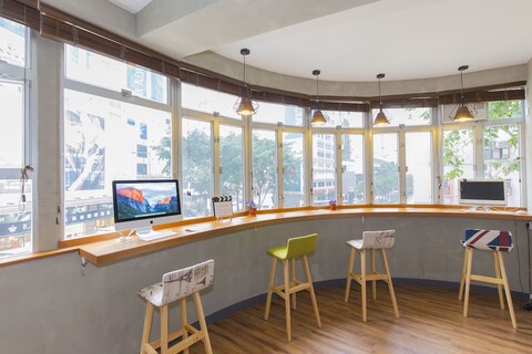 체크 인 HK - 호스텔