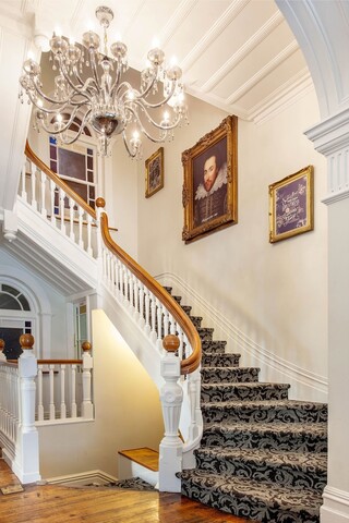 더 셰익스피어 호텔