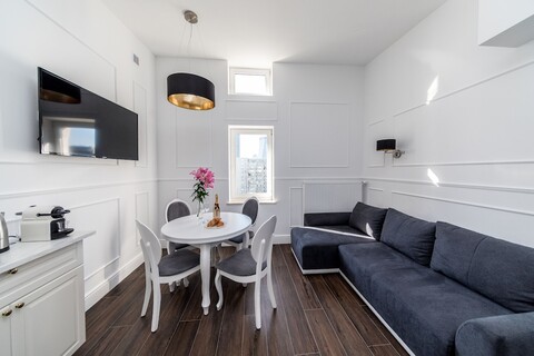 아파르타멘티 원 바이 유어 프리덤