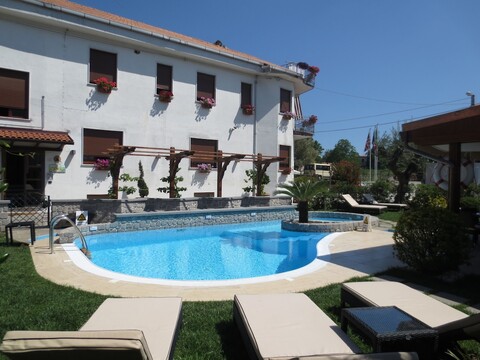 호텔 두에 토리