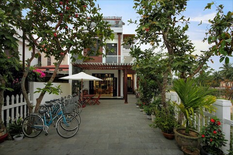 아잘리아 홈스테이