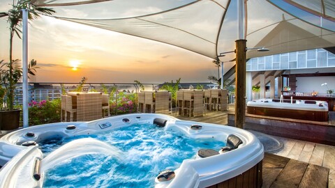 다운 발리 스미냑 호텔