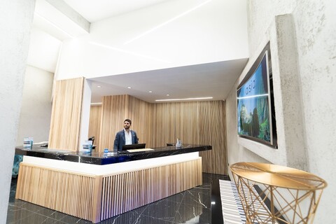 PC 부티크 H 로지아, 클라파 그룹 디스로케이티드 호스피탈리티