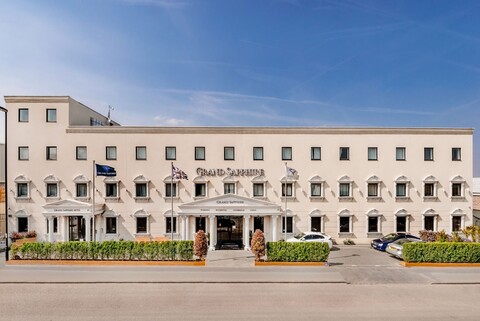 그랜드 새파이어  호텔  & 뱅키팅