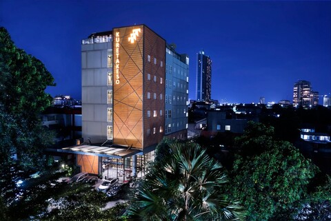 쿠레타케소 케망 호텔