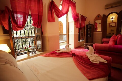 리야드 화이트 플라워스