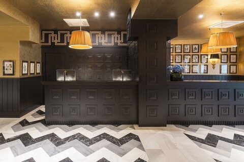 룸 메이트 컬렉션 알바, 마드리드