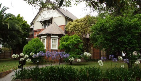 다시스 호텔 앳 홈부시