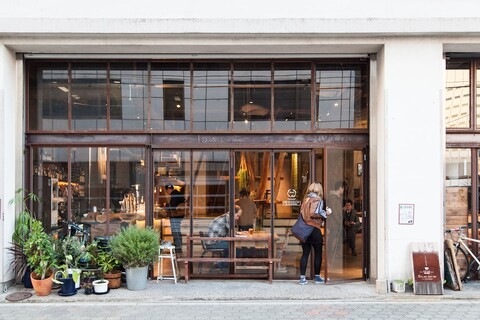 뉘. 호스텔 & 바 라운지