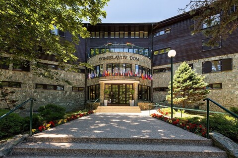 호텔 토미슬라보프 돔