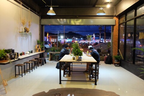 마 놈 푸켓 호스텔