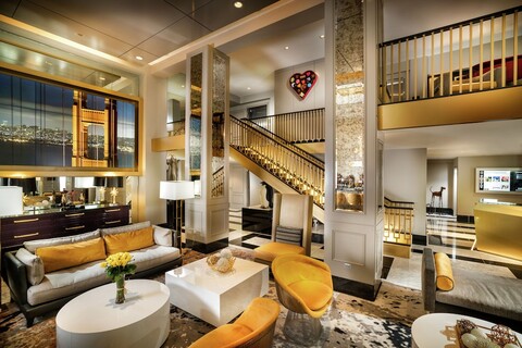 스테이파인애플, 언 엘리건트 호텔, 유니언 스퀘어