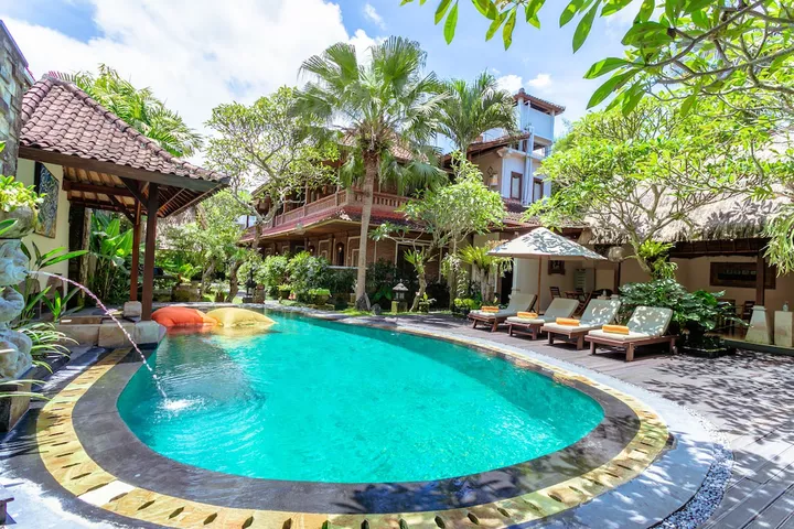 Hotel Lumbung Sari Legian