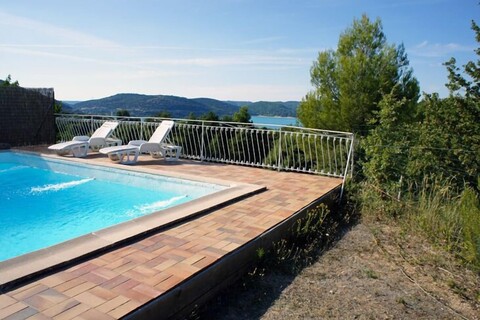 오텔 레스토랑 레 카발레