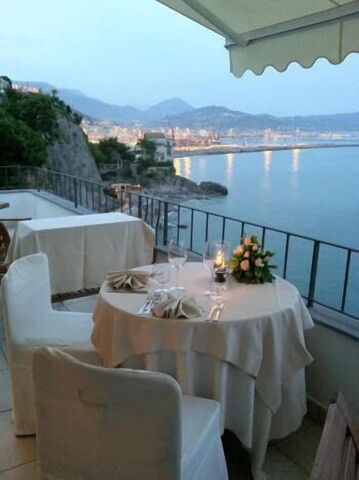 호텔 라 루체르톨라