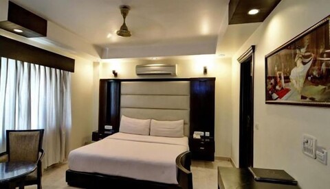 호텔 메리디안 플라자