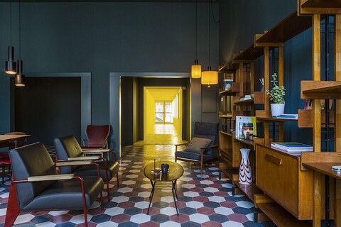 카사 베이스 - 호스텔