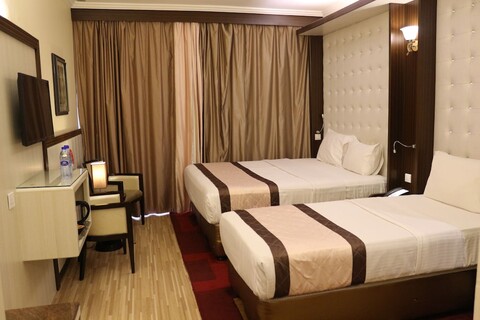 알 칼리즈 그랜드 호텔