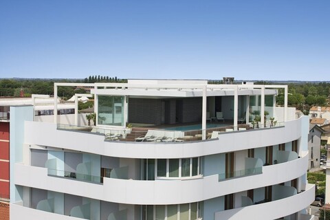 호텔 & 레지던스 일 티트로