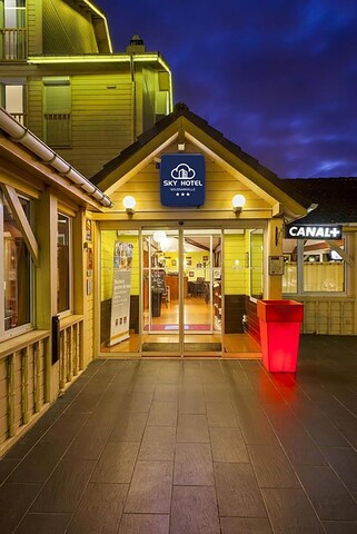 스카이 호텔 구센빌 샤를 드 골 - 이전 명칭: 컴포트 호텔