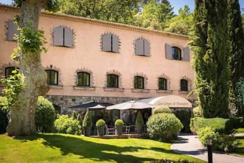 호스텔러리 레 조르주 드 페나포