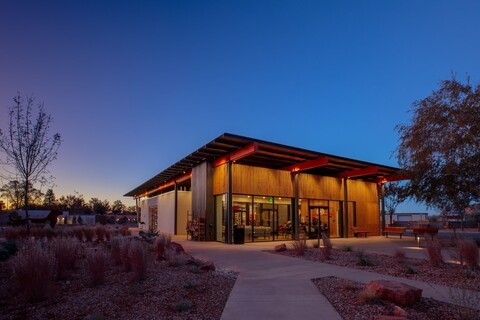 베스트 프렌즈 로드하우스 & 머컨타일