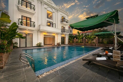 탐 콕 남 호아 호텔 앤드 스파