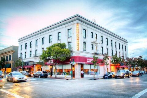 더 카디널 호텔