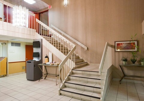 라킨타 인 바이 윈덤 미니애폴리스 에어포트 블루밍턴