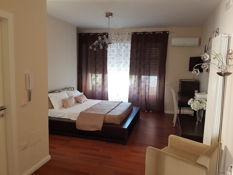 B&B 폼페이 루인스 드 샤르므