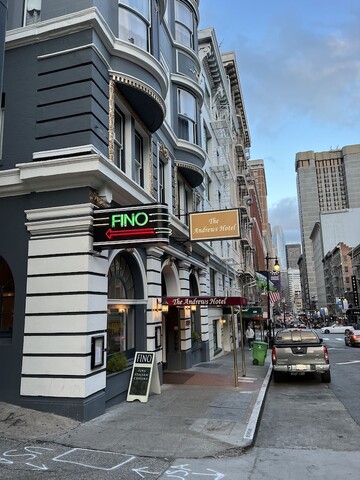 디 앤드루스 호텔